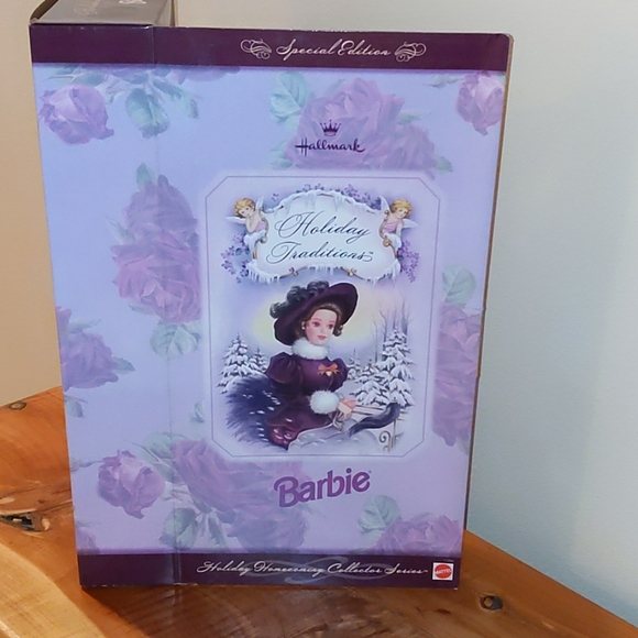 1996 Holiday Traditions Barbie - Picture 6 of 9